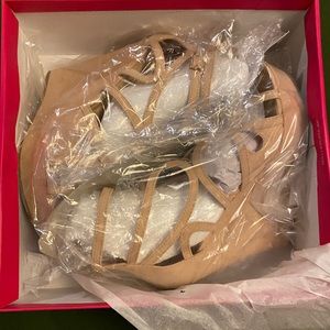 Shoe dazzle size 11 summer wedges!